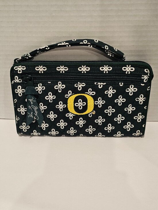 Vera Bradley Handbags - NWOT Vera Bradley Front Zip Wristlet Oregon Green Wallet Collegiate Bag